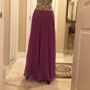 Laundry by Shelli Segal pleated maxi skirt